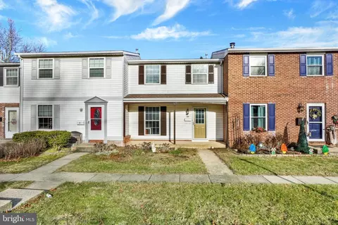 89 W Walnut St, Yoe, PA 17313