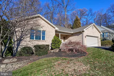 160 Susan Dr, Dallastown, PA 17313