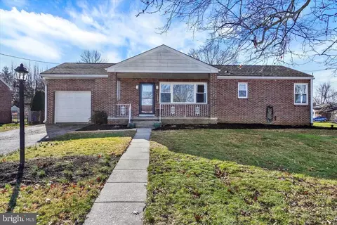 2090 Sycamore Rd, York, PA 17408