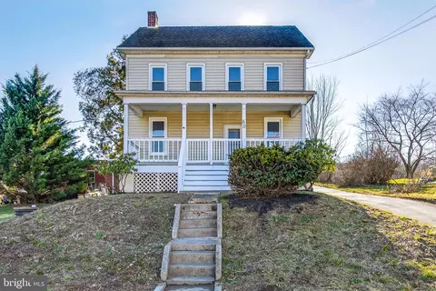 60 Circle Dr, Red Lion, PA 17356
