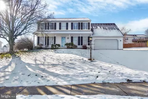 155 Abbey Dr, Mount Wolf, PA 17347