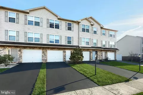 440 Fisher Dr, York, PA 17404