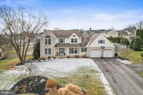 4 Holiday Dr, Shrewsbury, PA 17361