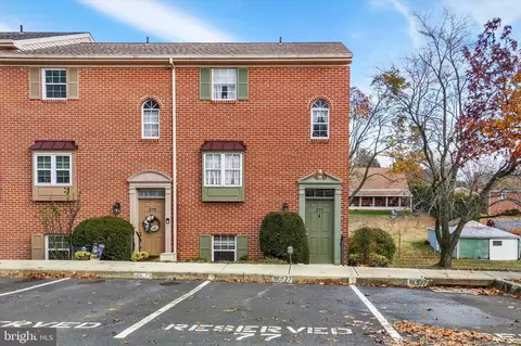 377 Weldon Dr, York, PA 17404