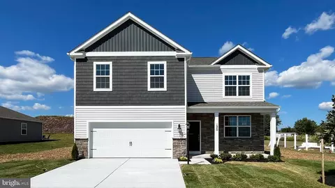 215 Bella Dr, York, PA 17404