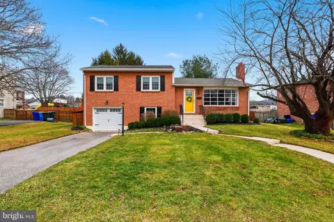 311 Wynwood Rd, York, PA 17402