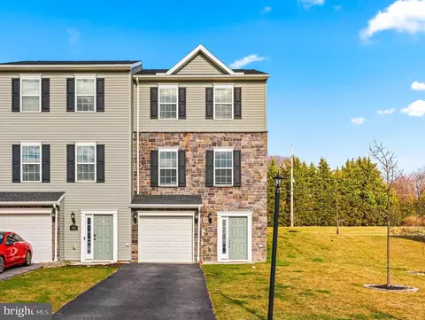 64 Holstein Dr, Hanover, PA 17331