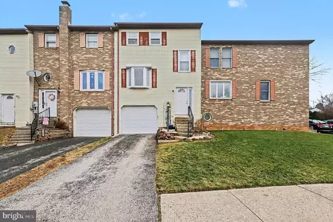 143 White Dogwood Dr, Etters, PA 17319