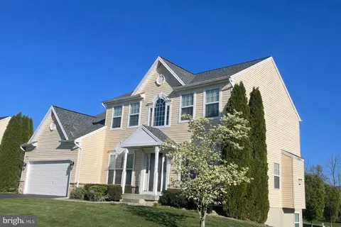 121 Cobblestone Way, Dillsburg, PA 17019
