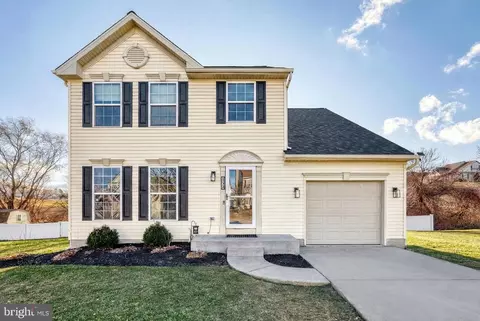 112 Farm Lane Cir, York, PA 17408