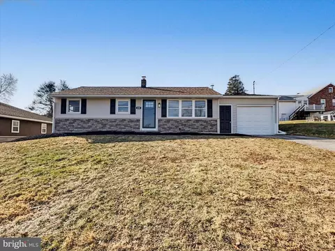 610 Memory Ln, Red Lion, PA 17356