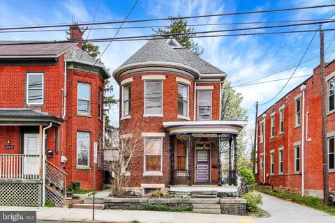 407 Carlisle St, Hanover, PA 17331
