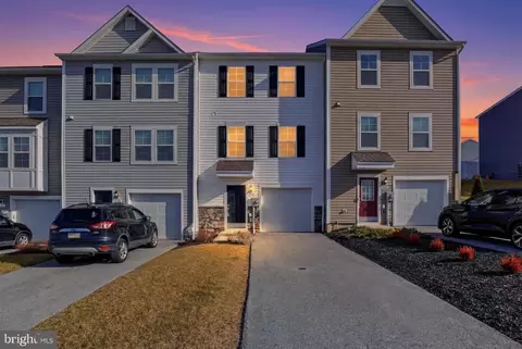202 Homestead Dr, Hanover, PA 17331