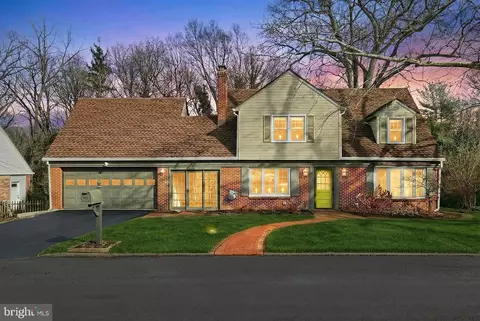 1501 Old Farm Ln, York, PA 17403
