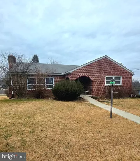 2075 Winding Rd, York, PA 17408