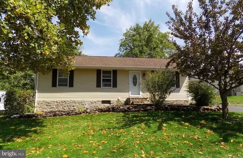 3425 Fox Ridge Ct, Dover, PA 17315