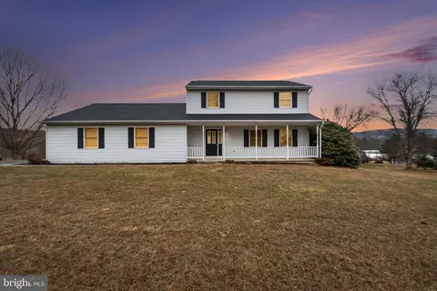 30 Spring Dr, Dillsburg, PA 17019