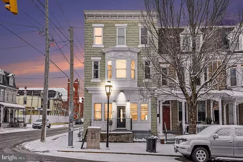 669 W Princess St, York, PA 17401