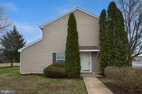 98 Lexton Dr, York, PA 17404