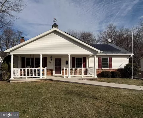 131 Timber Ln, Hanover, PA 17331
