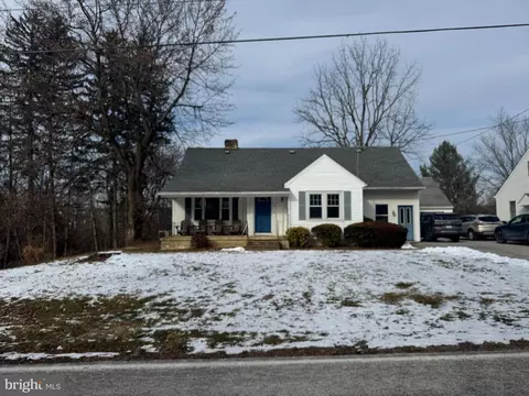 3120 Crooked Wind Ln, York, PA 17404