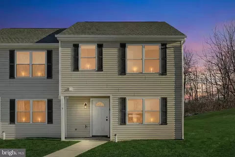 1885 Stoverstown Rd #9, Spring Grove, PA 17362