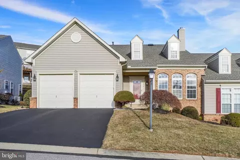 234 Fairmount Ct #44, Shrewsbury, PA 17361