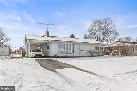 822 Fireside Rd, York, PA 17404