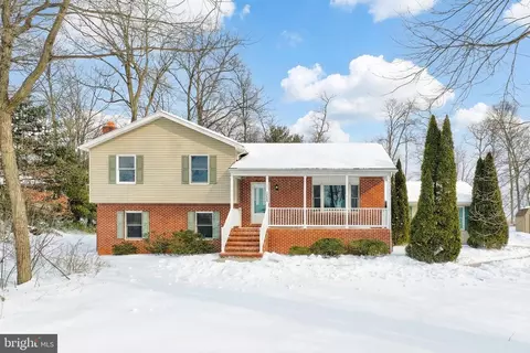 13525 Center Rd, Stewartstown, PA 17363