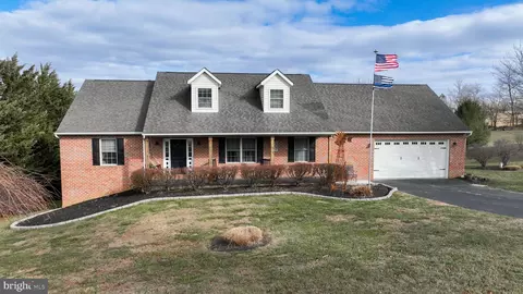 4158 Landis Rd, Hanover, PA 17331