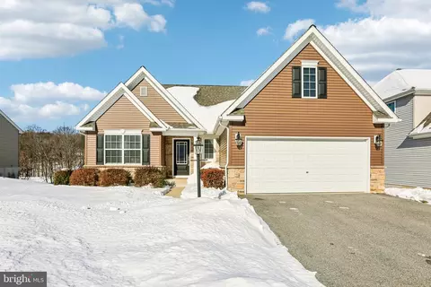 355 Azalea Dr, Windsor, PA 17366