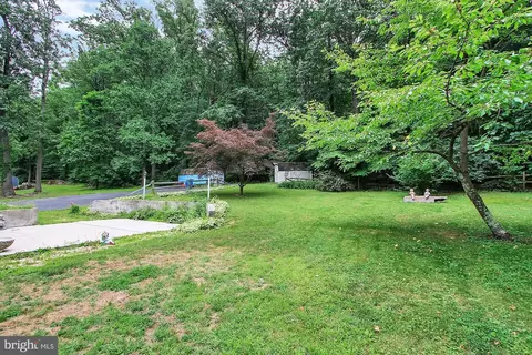 1209 Jackson Square Rd, Spring Grove, PA 17362