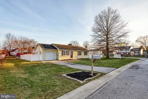 3330 E Pheasant Dr, Dover, PA 17315 photo 4
