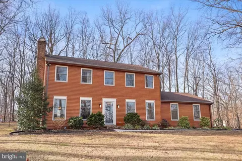 437 Valley View Dr, Hanover, PA 17331