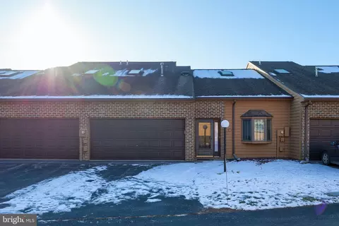 55 Westview Mnr, York, PA 17408