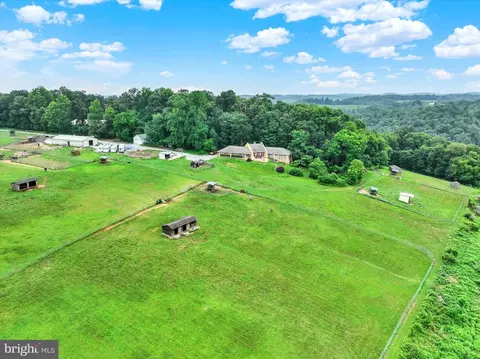 8272 Woodbine Rd, Airville, PA 17302