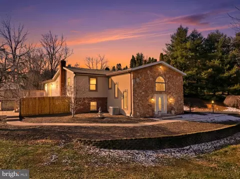 2530 Mill Creek Rd, Dover, PA 17315