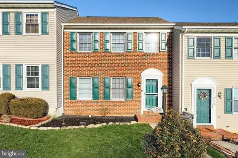 2435 Woodmont Dr, York, PA 17404