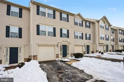 1161 Blue Bird Ln, York, PA 17402