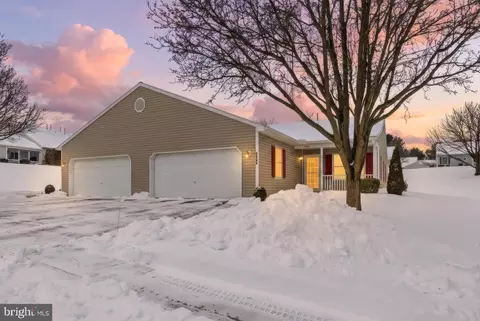 3004 Lakefield Rd #3004, York, PA 17402
