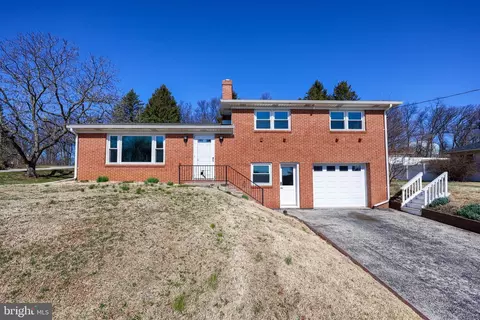 29 Merrin Rd, York, PA 17402