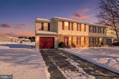 10 Evergreen Ter, Manchester, PA 17345
