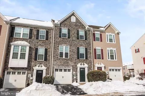 1265 Elderslie Ln, York, PA 17403