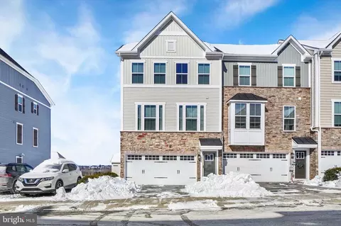 1154 Rosecroft Ln, York, PA 17403