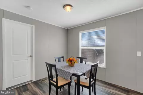 239 Chesapeake Est, Thomasville, PA 17364 photo 8