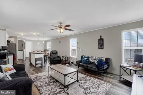 239 Chesapeake Est, Thomasville, PA 17364 photo 3