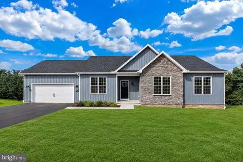 59 Bright Ln #11, Hanover, PA 17331