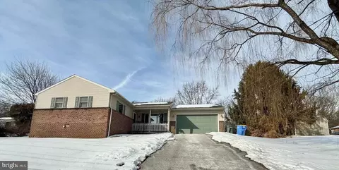 335 Donna Ln, York, PA 17403