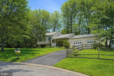83 Woodland Dr, Shrewsbury, PA 17361