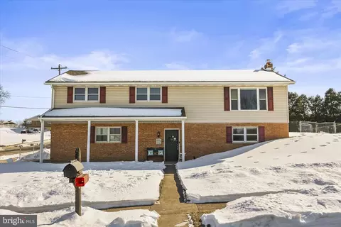 22 Covington Dr, Manchester, PA 17345